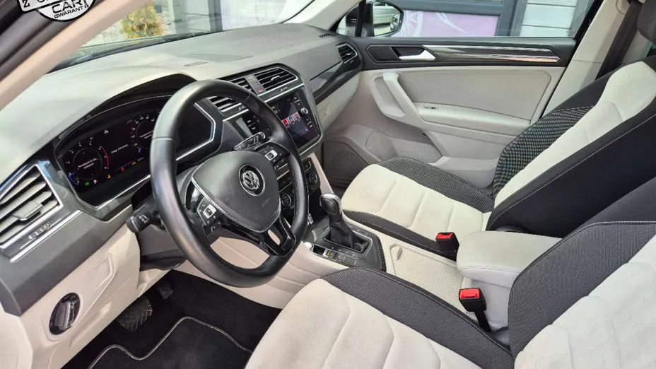 VOLKSWAGEN Tiguan -