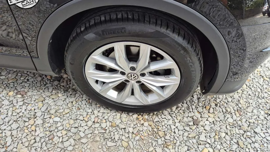 VOLKSWAGEN Tiguan -