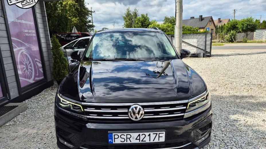 VOLKSWAGEN Tiguan -