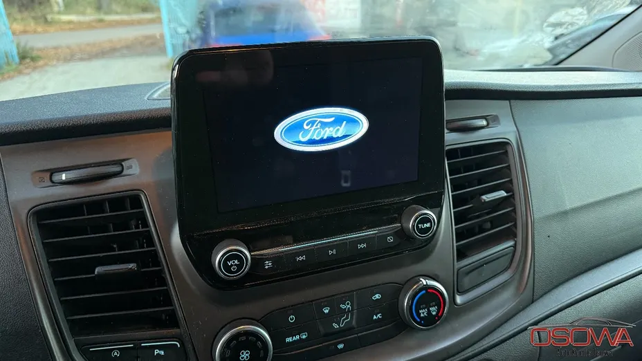 FORD Tourneo Custom -