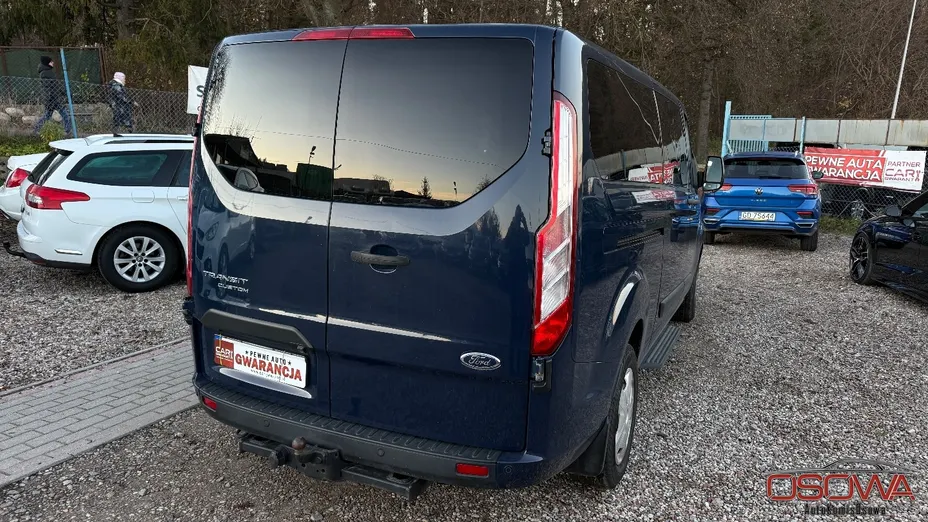 FORD Tourneo Custom -