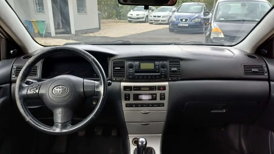 TOYOTA Corolla -