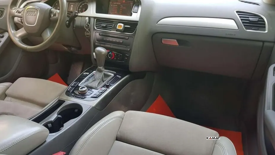 AUDI A4 -