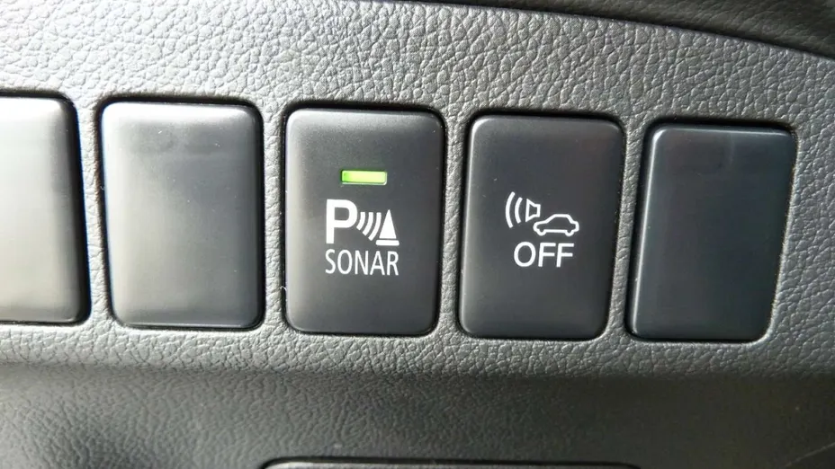 MITSUBISHI Outlander -