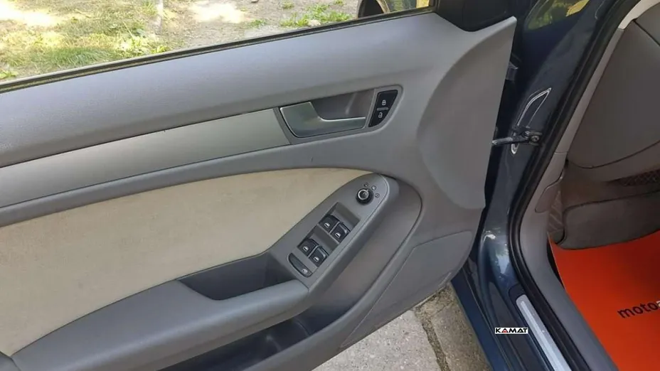 AUDI A4 -