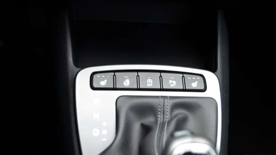 HYUNDAI i10 -