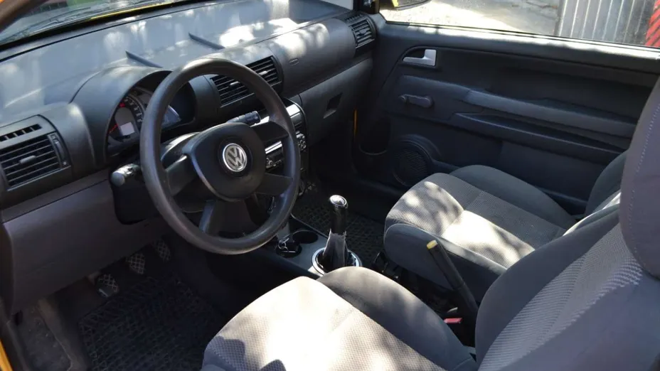 VOLKSWAGEN Fox -