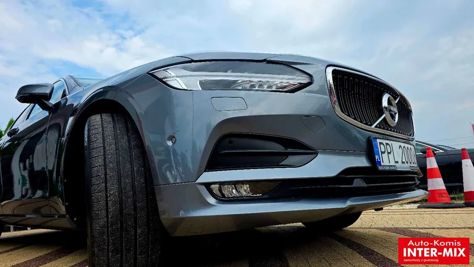 VOLVO V90 -