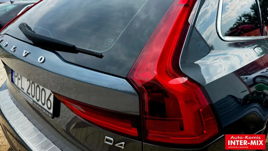 VOLVO V90 -