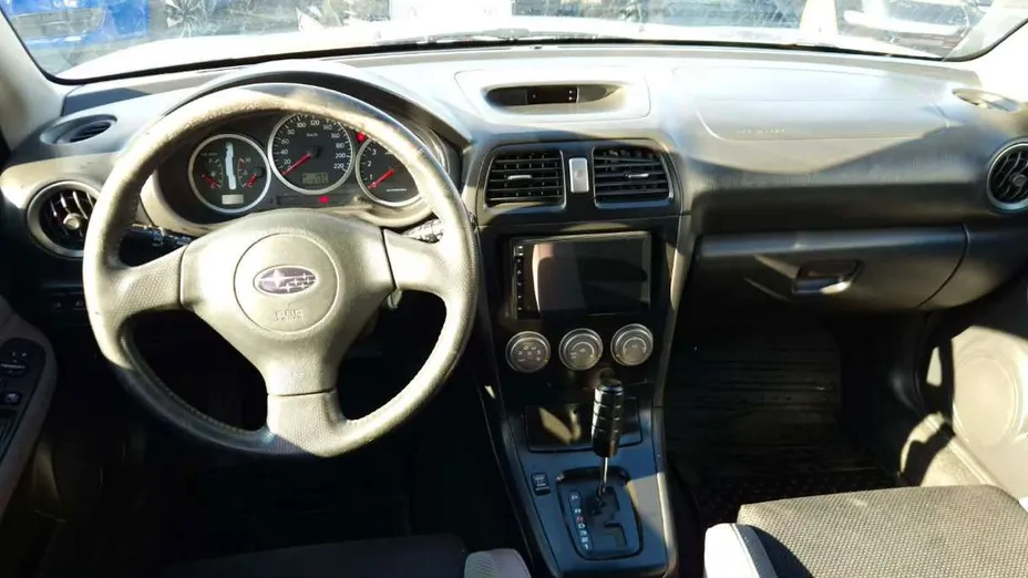 SUBARU Impreza -