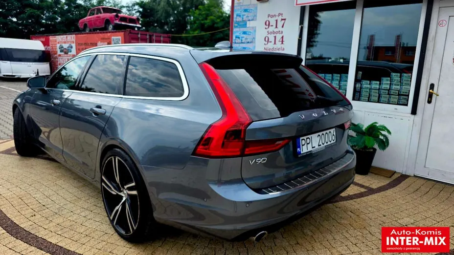 VOLVO V90 -