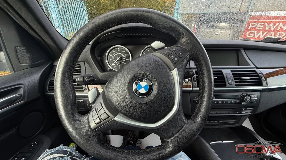 BMW X6 -
