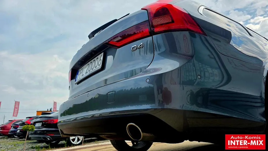 VOLVO V90 -