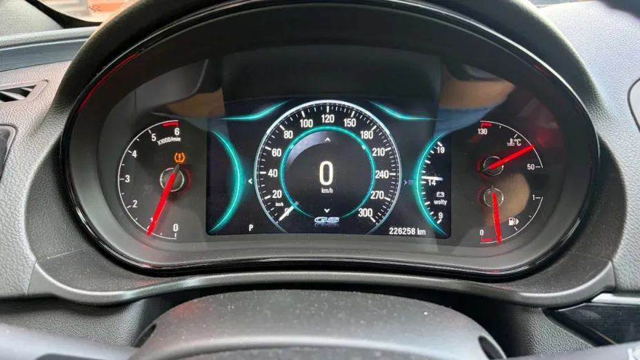 OPEL Insignia -