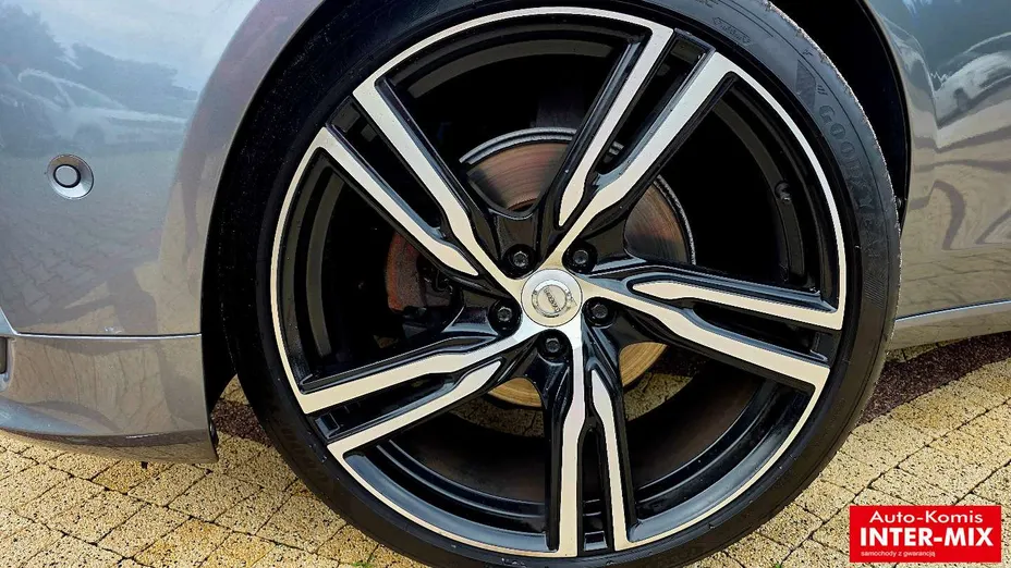 VOLVO V90 -