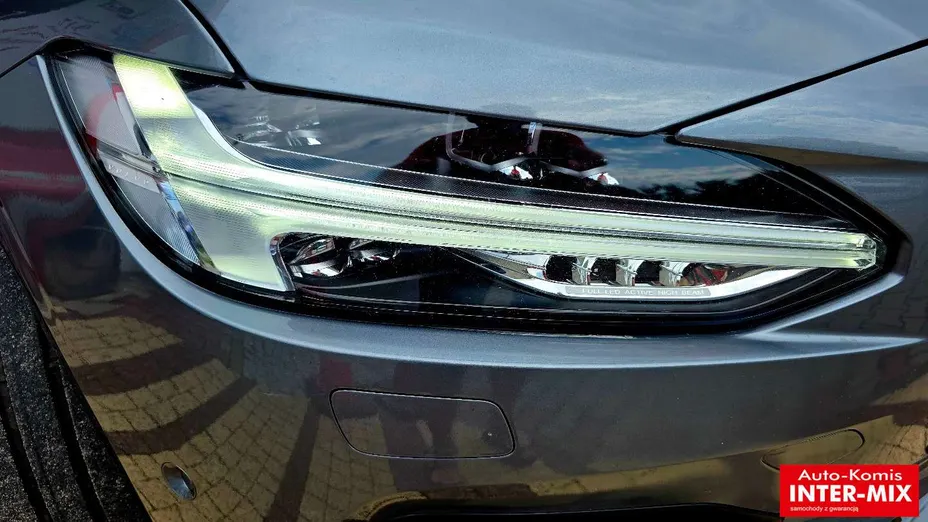 VOLVO V90 -