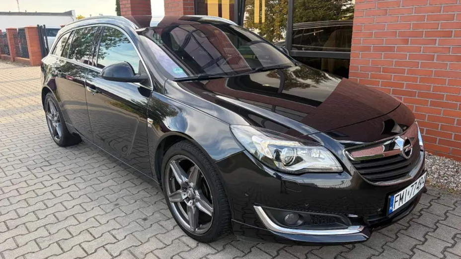 OPEL Insignia -