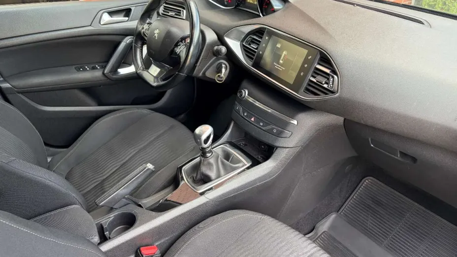 PEUGEOT 308 -