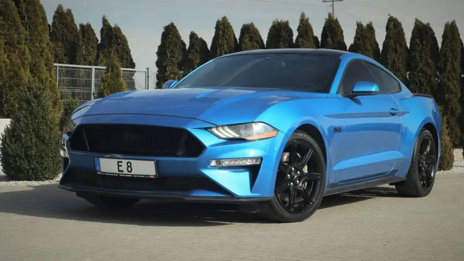 FORD Mustang -