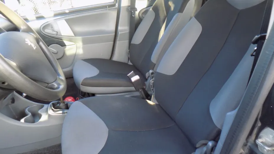PEUGEOT 107 -