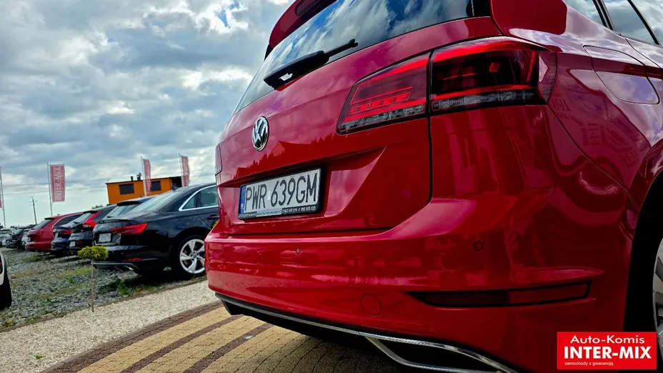 VOLKSWAGEN Golf Sportsvan -