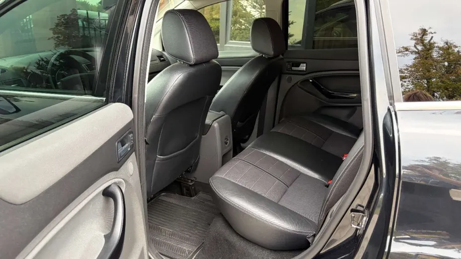 FORD Kuga -