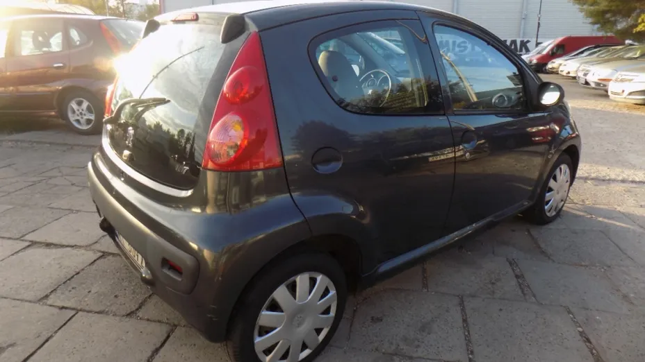 PEUGEOT 107 -