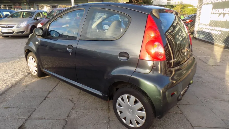 PEUGEOT 107 -