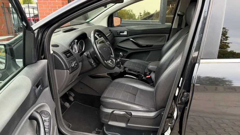 FORD Kuga -