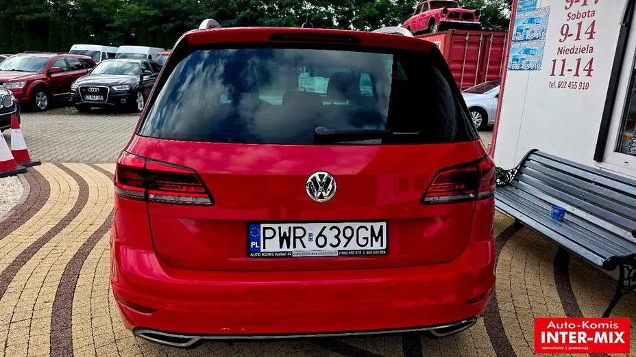 VOLKSWAGEN Golf Sportsvan -