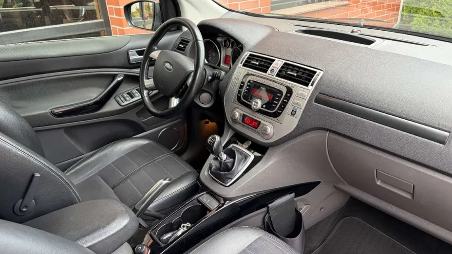 FORD Kuga -
