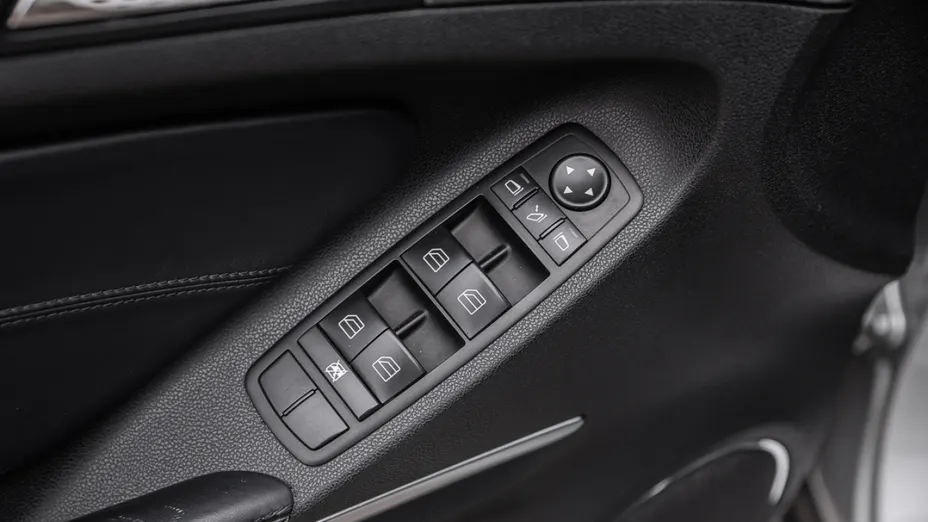 MERCEDES-BENZ ML -