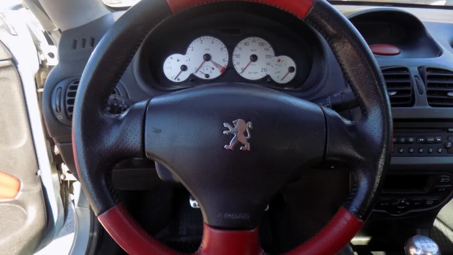 PEUGEOT 206 -