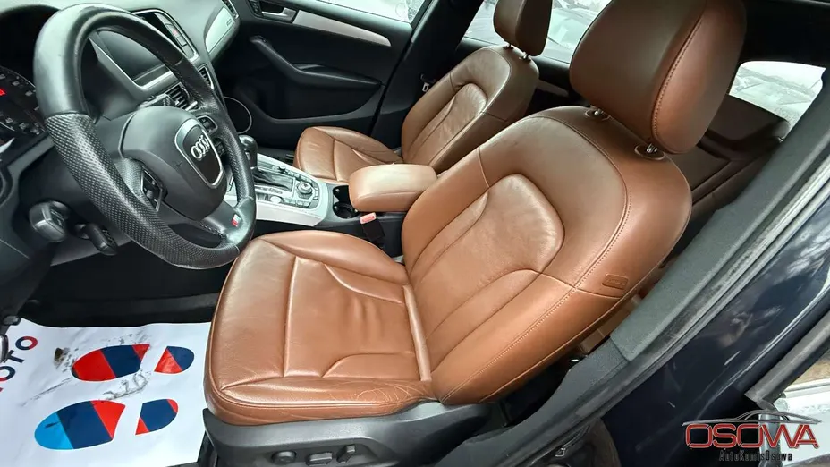 AUDI Q5 -