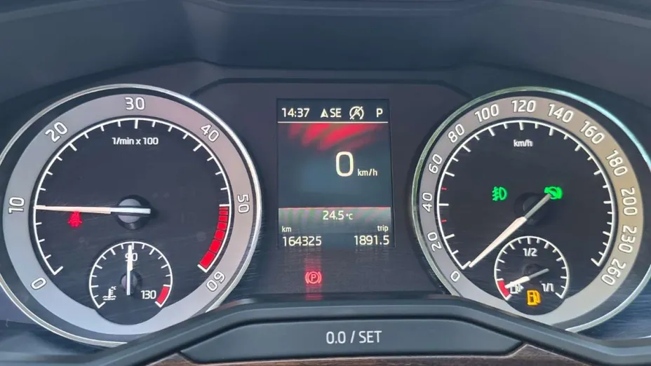SKODA Superb -