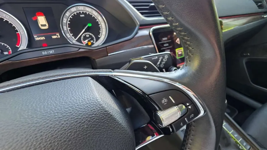SKODA Superb -
