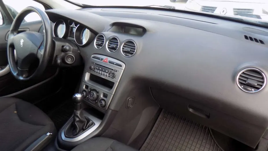 PEUGEOT 308 -