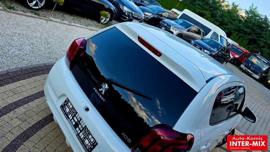 PEUGEOT 108 -