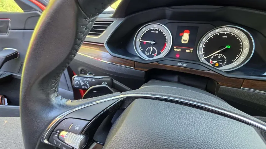 SKODA Superb -