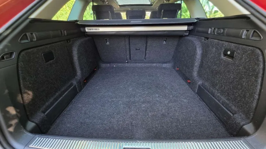SKODA Superb -