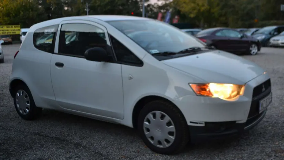 MITSUBISHI Colt -