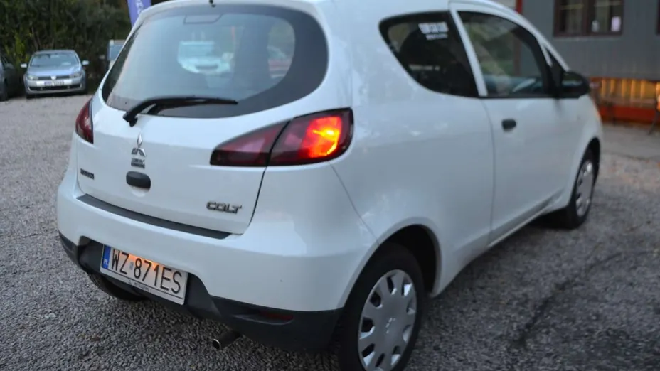 MITSUBISHI Colt -