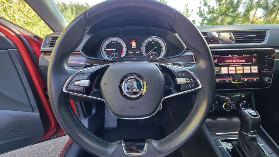 SKODA Superb -