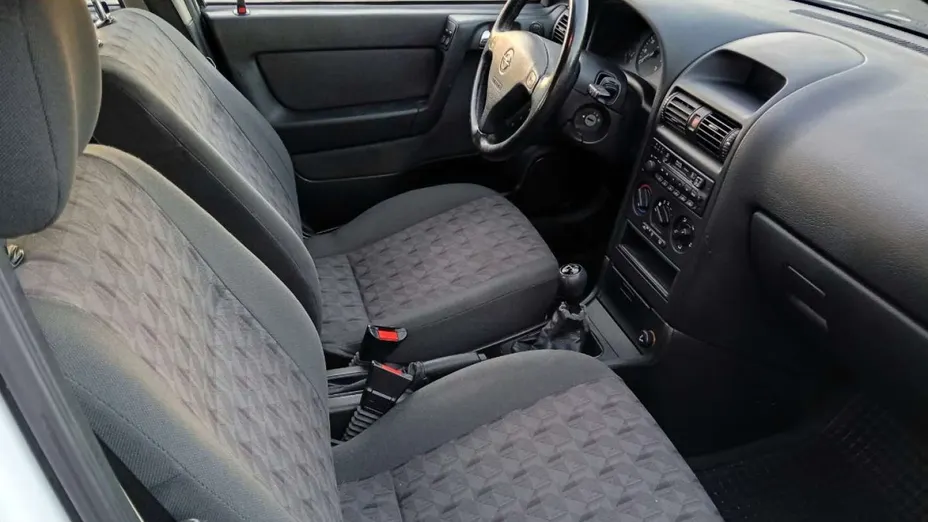 OPEL Astra -