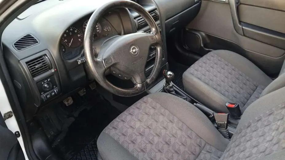 OPEL Astra -