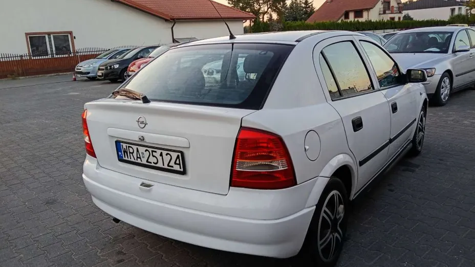 OPEL Astra -