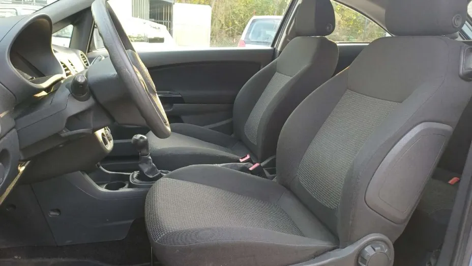 OPEL Corsa -