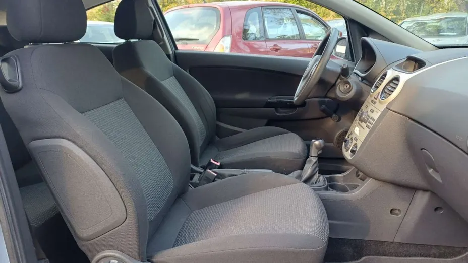OPEL Corsa -