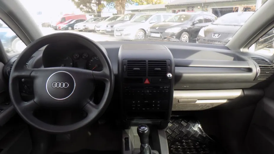 AUDI A2 -