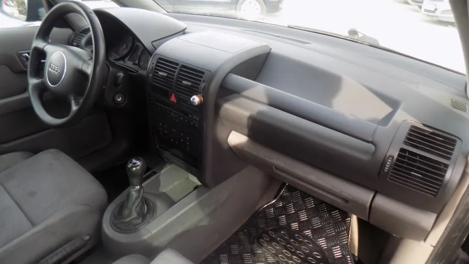 AUDI A2 -